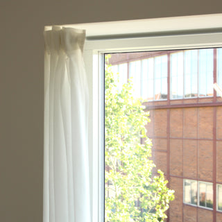 Guide: Sådan hænger du gardiner op uden at bore - EasyGardin